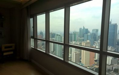 2 BR with Balcony at The Residences at Greenbelt02