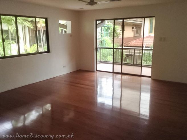4Br House (Bel Air Village)03