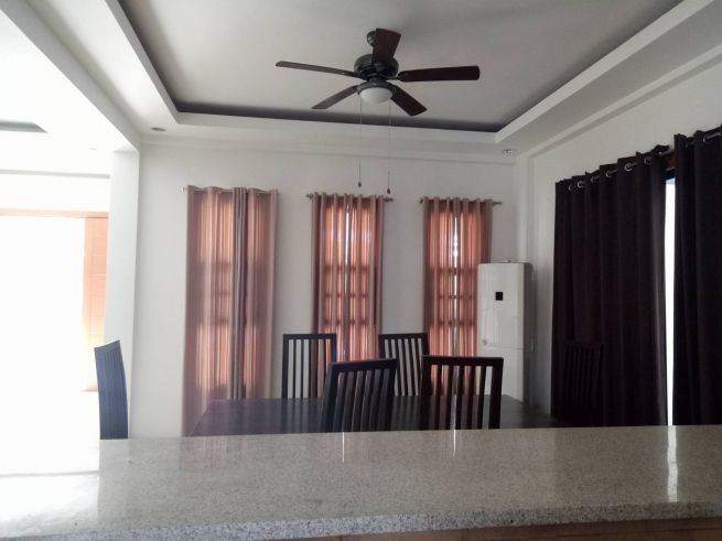 "Furnished 4 Bedrooms House and Lot For Rent in Hensonville, Angeles Ci"04