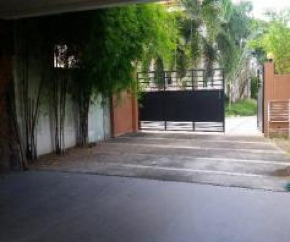 With POOL 2-storey House &amp; Lot for rent in Friendship Angeles City03