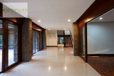 "Spacious 4BR House and Lot for rent at Dasmari?as Village, Makati"02