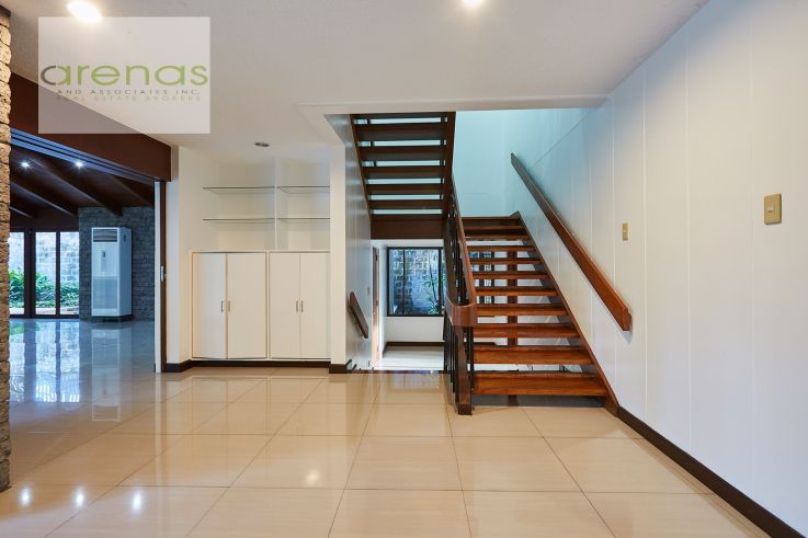 "Spacious 4BR House and Lot for rent at Dasmari?as Village, Makati"04