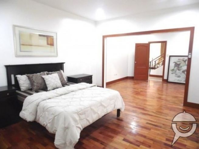 Semi-Furnished with 3 Bedroom House for Rent in Balibago Angeles City04