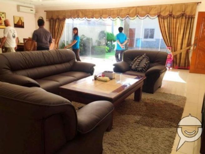 Furnished Bungalow 4 bedrooms house and lot for rent03