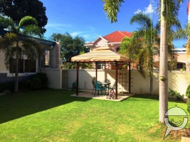 Furnished Bungalow 4 bedrooms house and lot for rent04