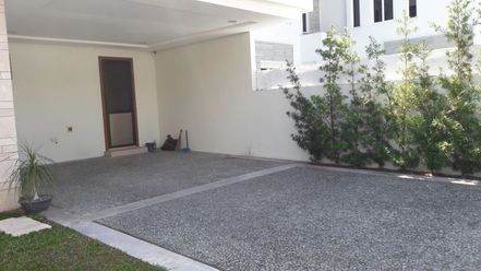 4 BR House with swimming pool for rent - 100K02