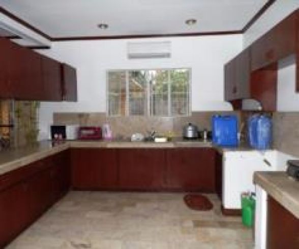 Furnished 3 Bedroom House and Lot with big yard for Rent in Angeles Ci03