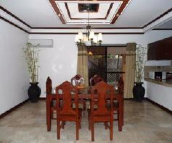Furnished 3 Bedroom House and Lot with big yard for Rent in Angeles Ci04