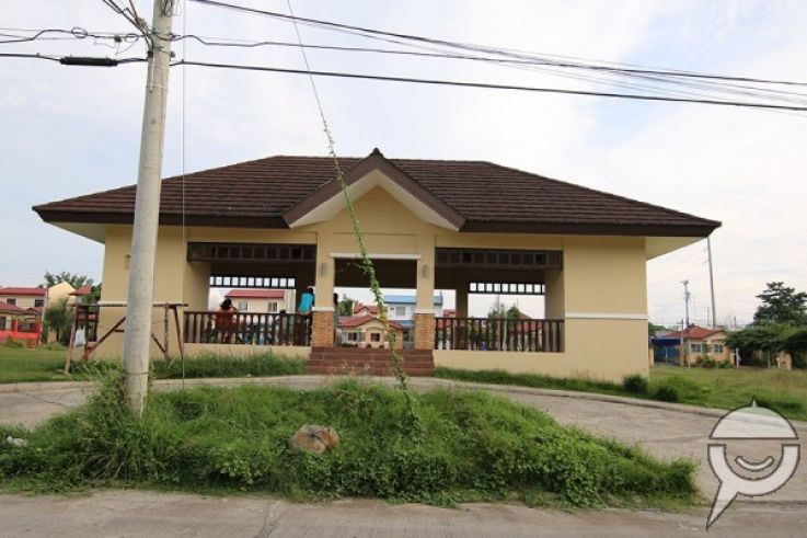 2 BR Fully-furnished house for rent03