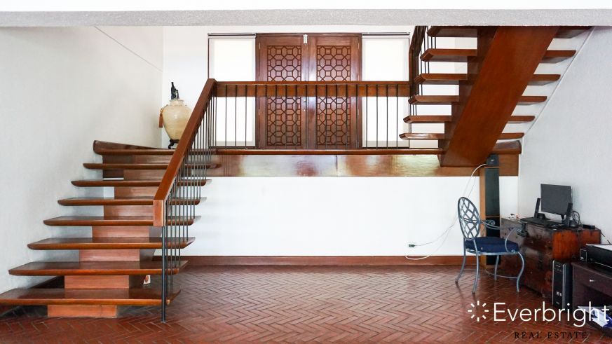 "House For Rent with Spacious Backyard and Pool in Dasmarinas Village,"04