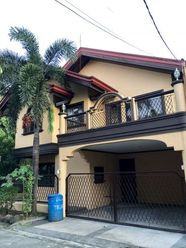 Spacious 5-bedroom Corner House in Commonwealth Quezon City QC02