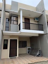 3 bedroom townhouse with car garage and terrace02