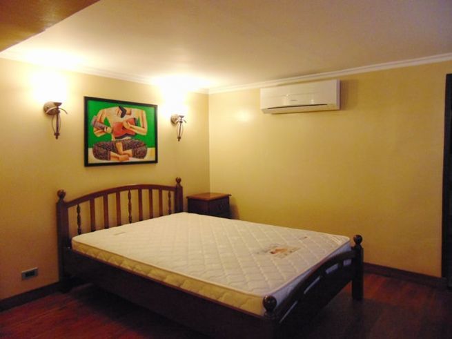 6 Bedroom House in Banilad Furnished03