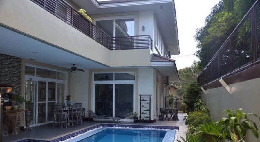 "Extravagant 3 Bedroom House and Lot for Lease in Dasmarinas Village, M"04