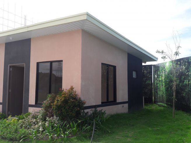 Single attached bungalow03