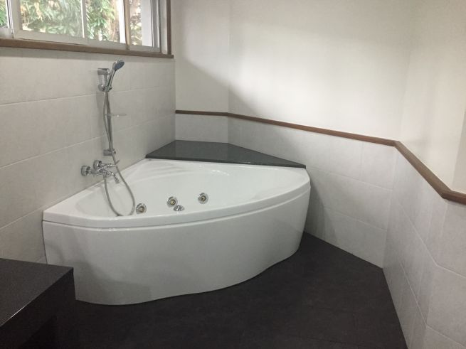 "5 Bedroom House for Rent in Dasmarinas Village, Makati City"04