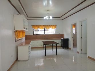 Unfurnished Bungalow House With 3 Bedrooms For Rent Near Clark Angeles02