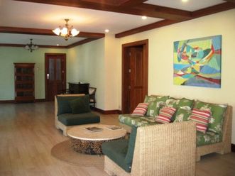 Large House for Rent with Swimming Pool in Banilad Cebu City02