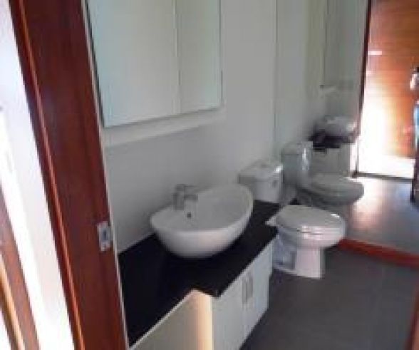 Bungalow House with Spacious square footage and swimming pool For Rent03