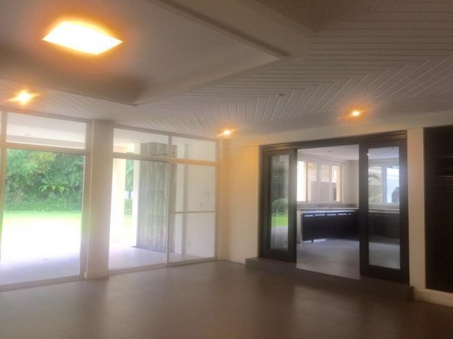 "4 Bedroom Modern House for Rent/Lease in Forbes Park Makati, REMAX Cen"03