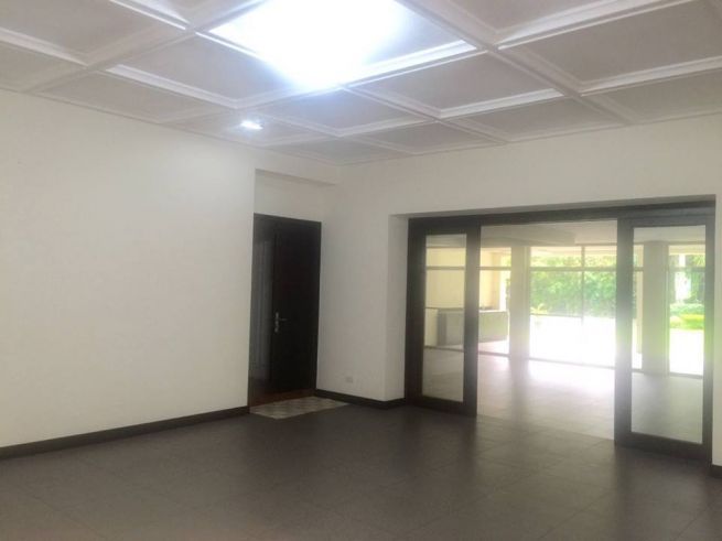 "4 Bedroom Modern House for Rent/Lease in Forbes Park Makati, REMAX Cen"04