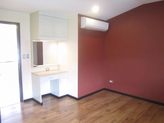 4 Bedroom Furnished Town House for Rent in a Friendship03