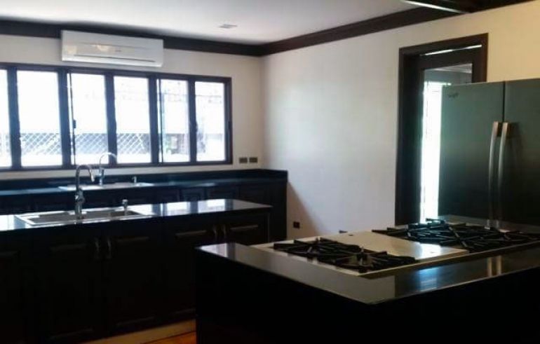 "Spacious 4 Bedroom House for Lease in San Lorenzo Village, Makati City"05