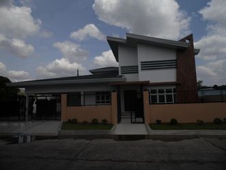 4 Bedroom Unfurnished House and Lot for Rent02