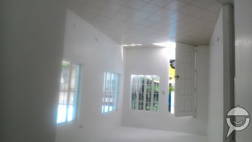 2 Bedroom House with Garage &amp; Window &amp; Door Screens04