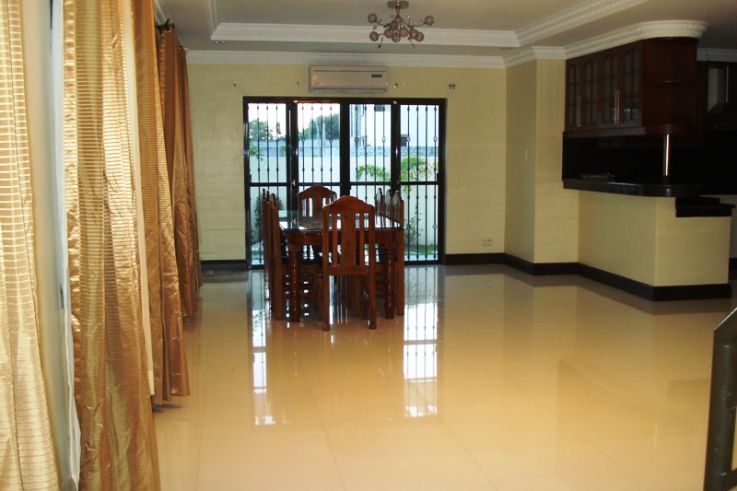 3 Bedroom Semi Furnished House and lot for Rent in Amsic03