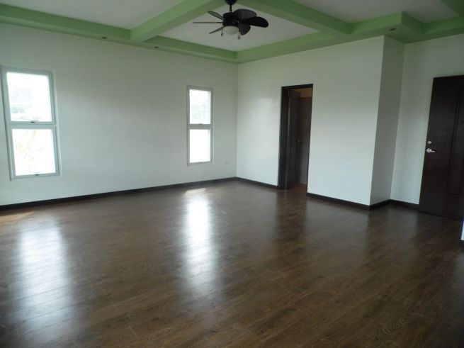 House and Lot with 4 Bedrooms for rent in friendship Angeles City04