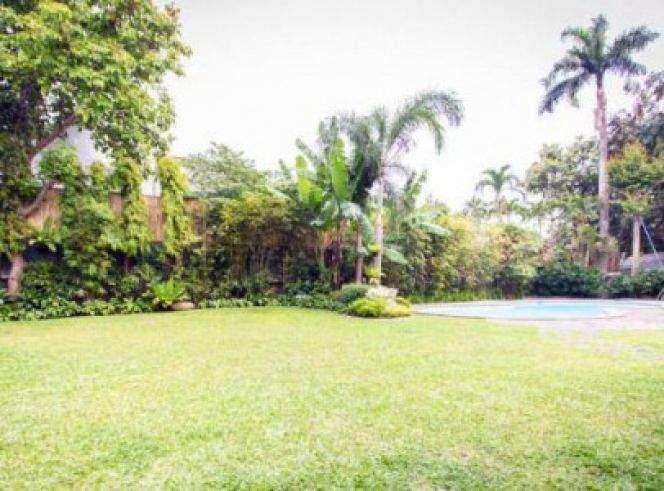 "Spacious 4 Bedroom House and Lot for Rent in Forbes Park, Makati City"04