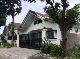4 Bedroom Semi Furnished House with pool02