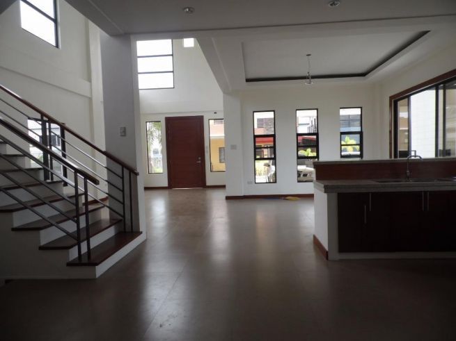 4BR House and Lot For Rent in Angeles City04