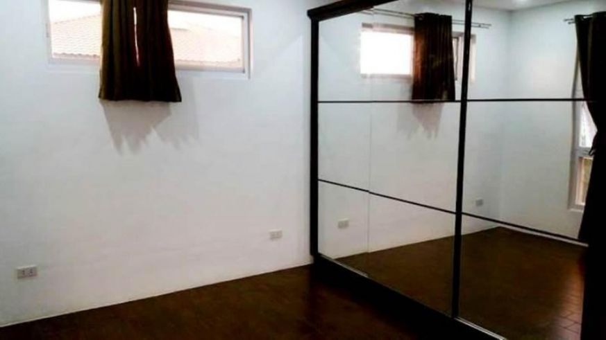 "Brandnew House for rent - P60,00"03