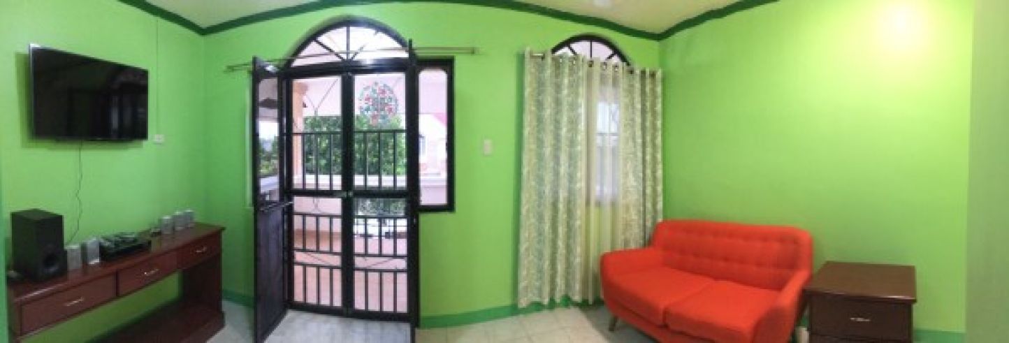 Newly Renovated Two Storey House for rent with 3 bedrooms near to Marq04