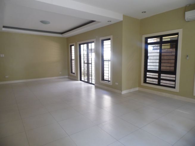 3 Bedroom Bungalow House &amp; Lot For Rent In Friendship Angeles City03