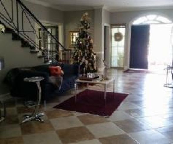 6 Bedroom Fully Furnished House with Swimming Pool for Rent in Angeles03