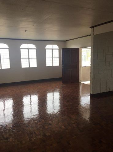 3 bedrooms House and Lot for rent with and big yard in Angeles City P203