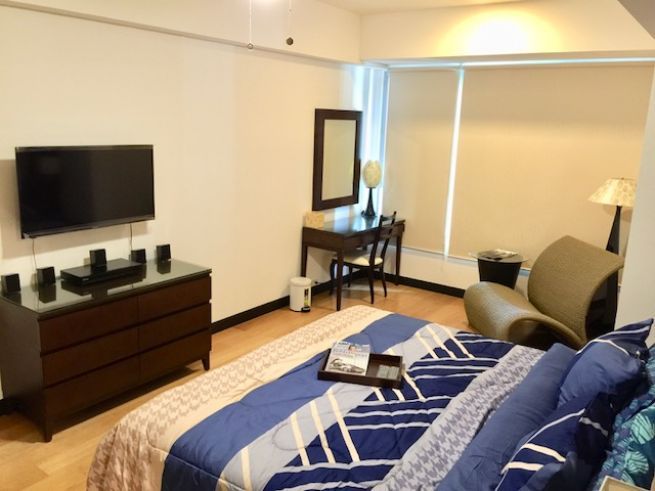 2 Bedroom For Rent in One Serendra - BGC04