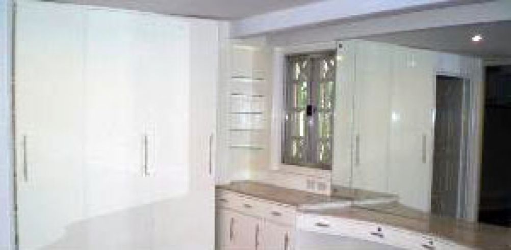 "Stylish 4 Bedroom House and Lot for Rent in Forbes Park, Makati City"04
