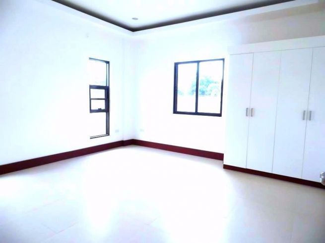 For Rent Furnished Modern House In Angeles City04