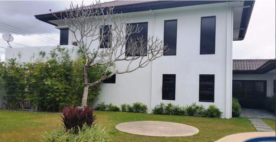 4 Bedroom furnished house with swimming pool for rent @ 120k03