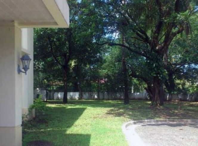 "Enormous 8 Bedroom House and Lot for Rent in Forbes Park, Makati City"03