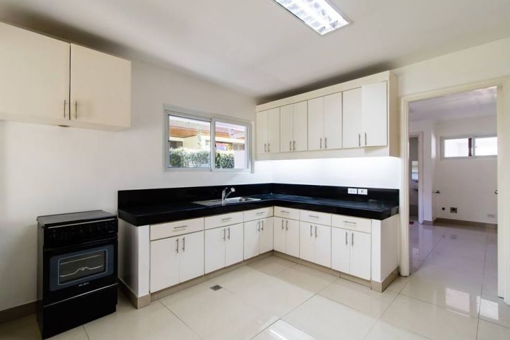 AYALA Alabang 4BR 4T&amp;B House with Swimming Pool for Rent04