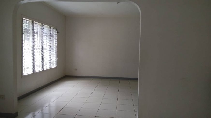Bungalow House With 3 Bedrooms For Rent Near Clark Angeles City04