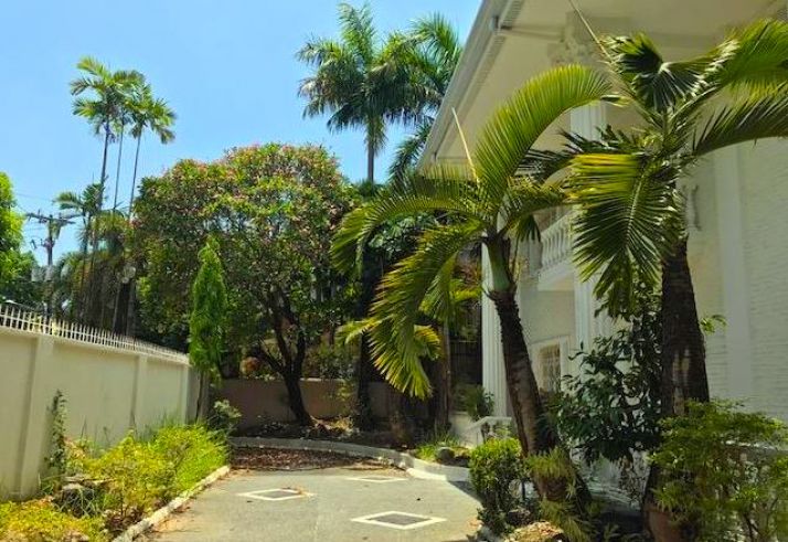 "Spacious 4 Bedroom House and Lot for Rent in Dasmarinas Village, Makat"04