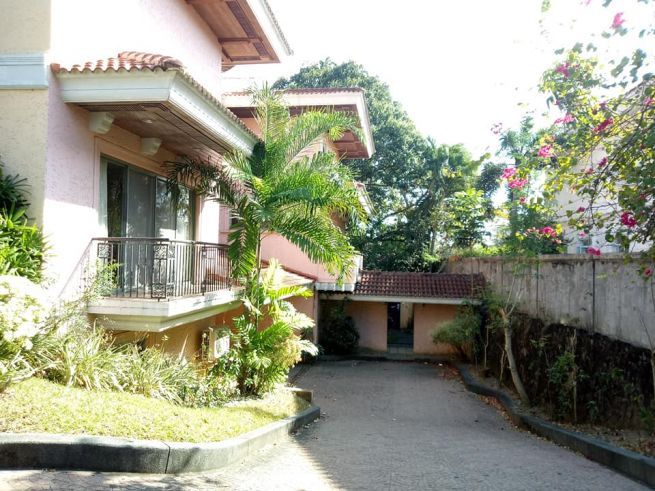 For Rent: Ayala Alabang Village 2-Storey House with Attic and Pool01