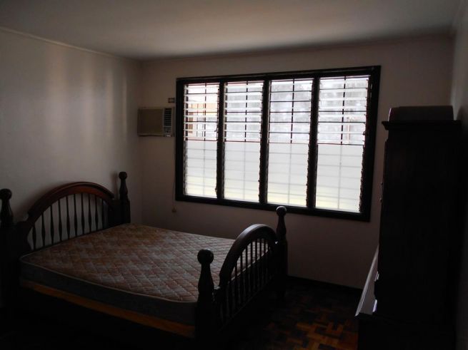 "Furnished Bungalow House With 4 Bedroom For Rent in Cutcut, Angeles Ci"04