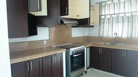 2-Storey Semi-Furnished House &amp; Lot For Rent In Hensonville Angele02